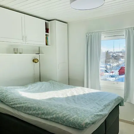 Beautiful House With Garden Close To The 4* Tromsø
